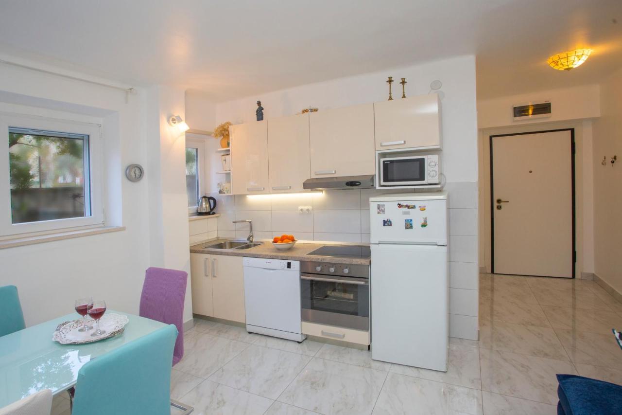 Apartment Sugar Flat สปลิท ภายนอก รูปภาพ